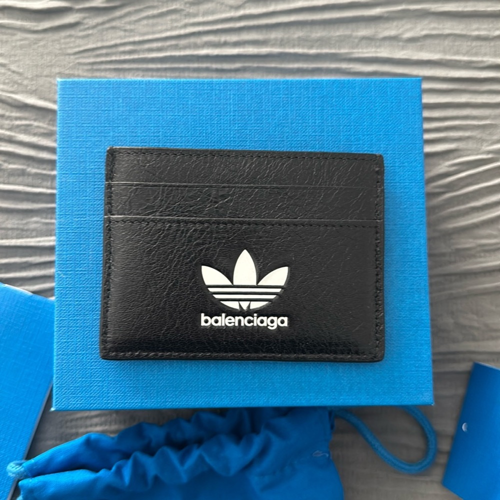BRAND NEW NEVER BEEN WORN
